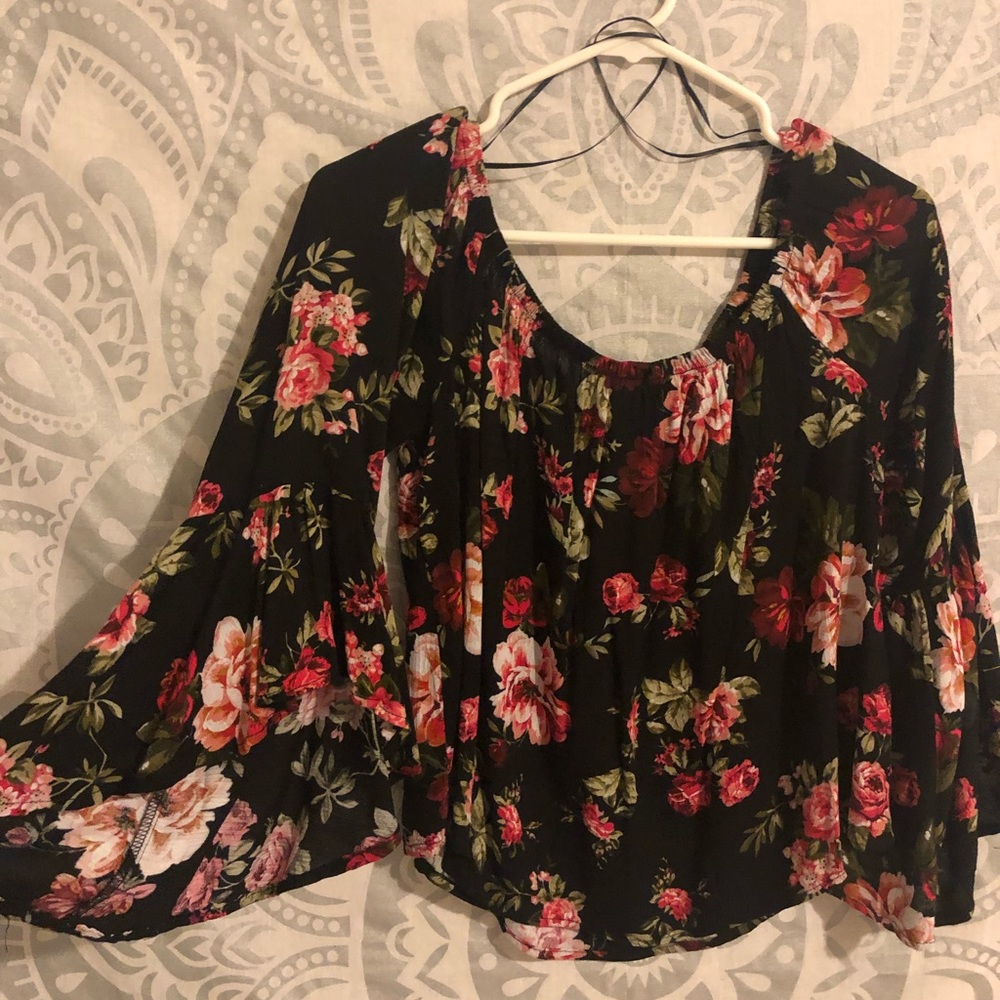 Bell sleeve top